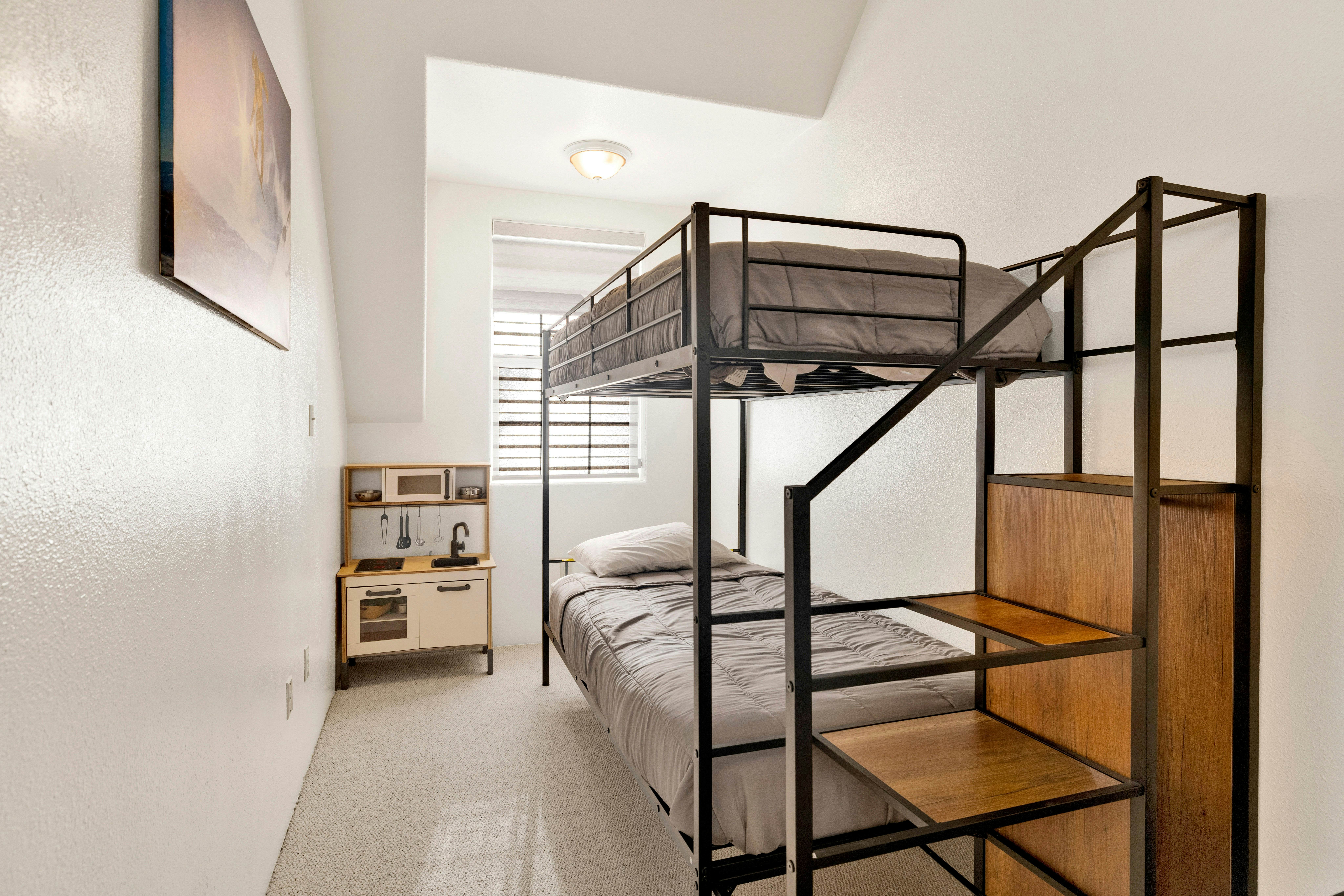 2524-Castlewood Retreat