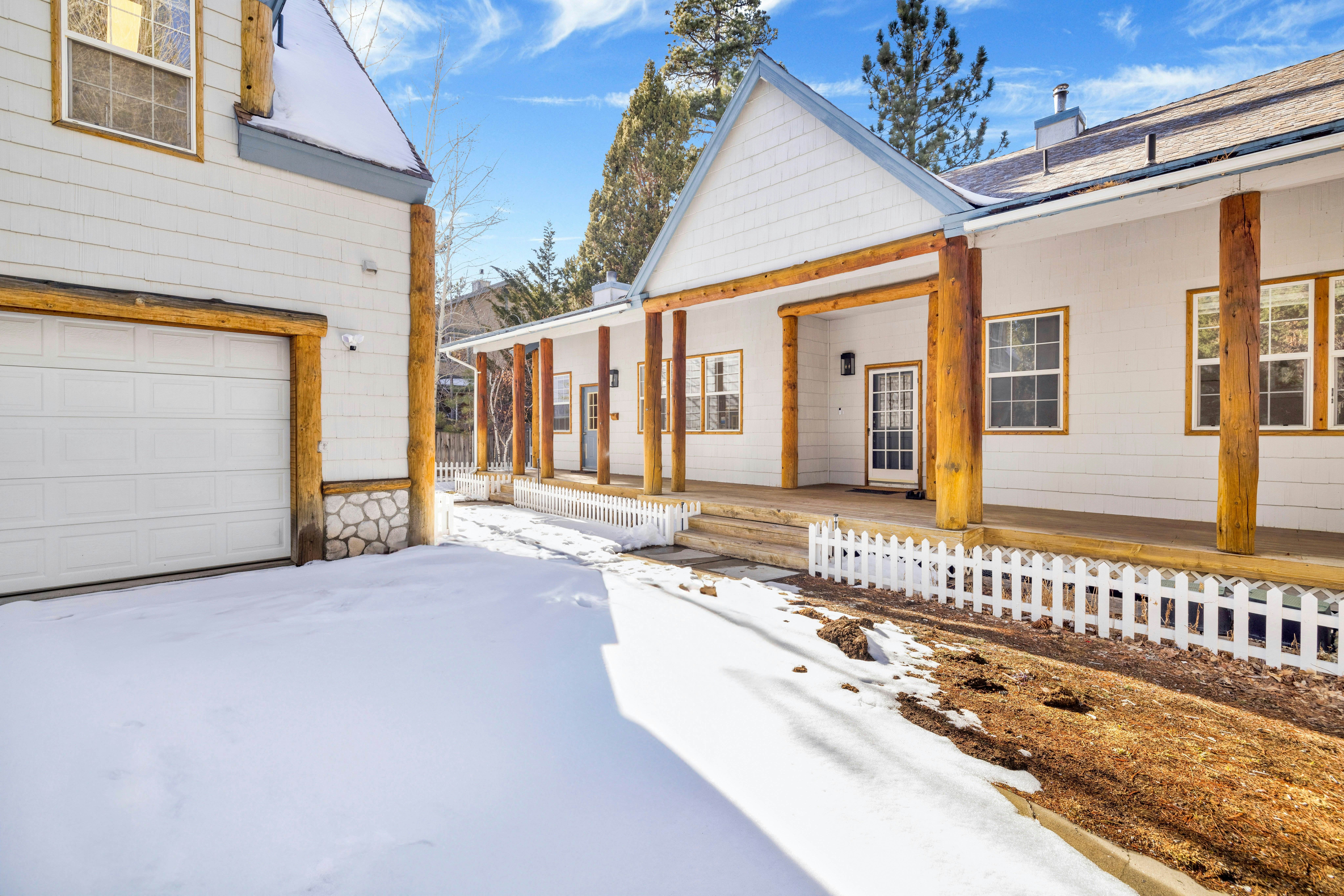 2524-Castlewood Retreat