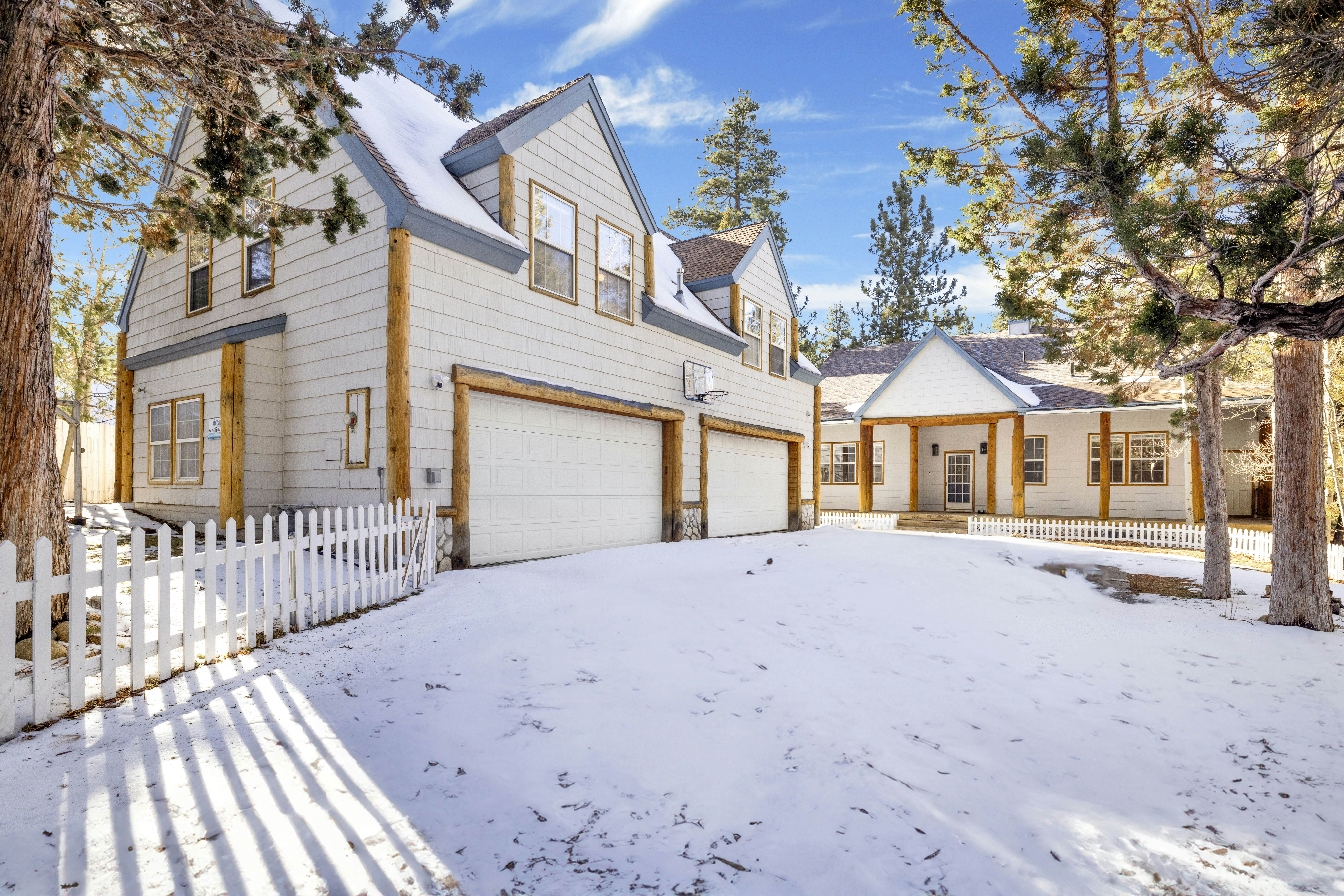 2524-Castlewood Retreat