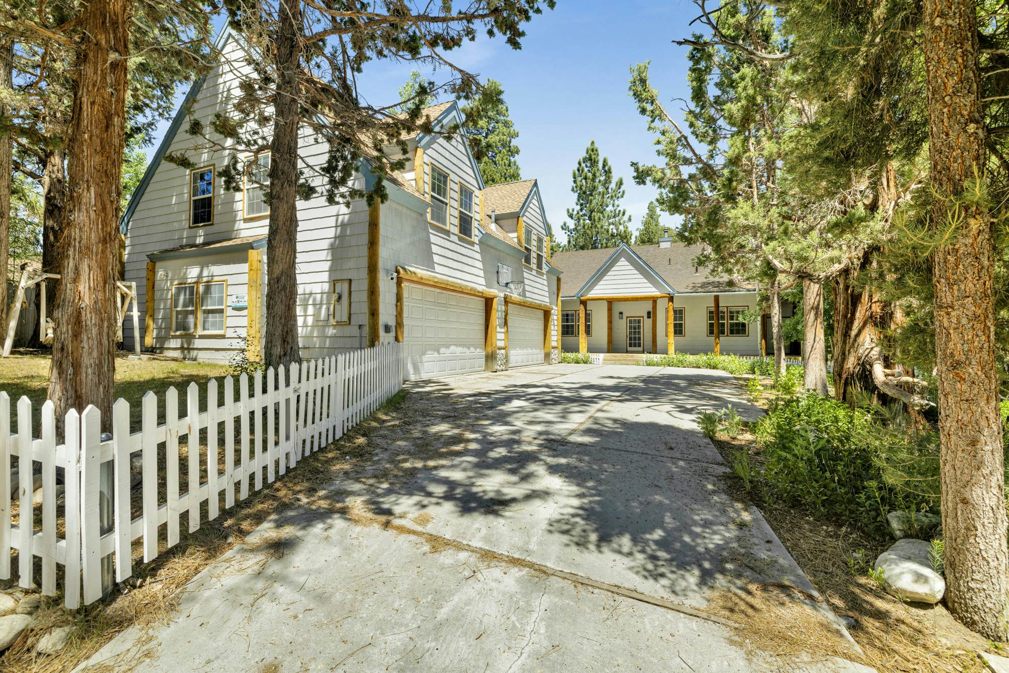 2524-Castlewood Retreat