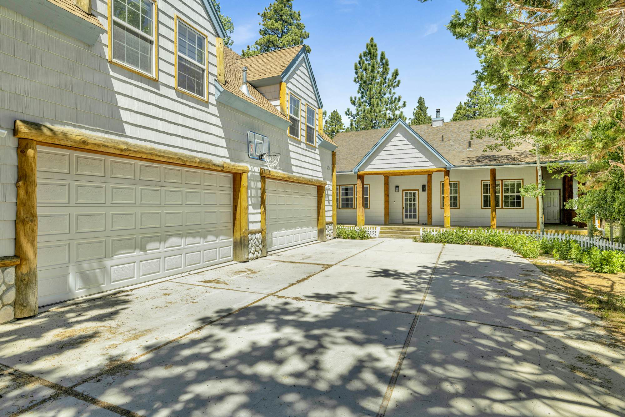 2524-Castlewood Retreat