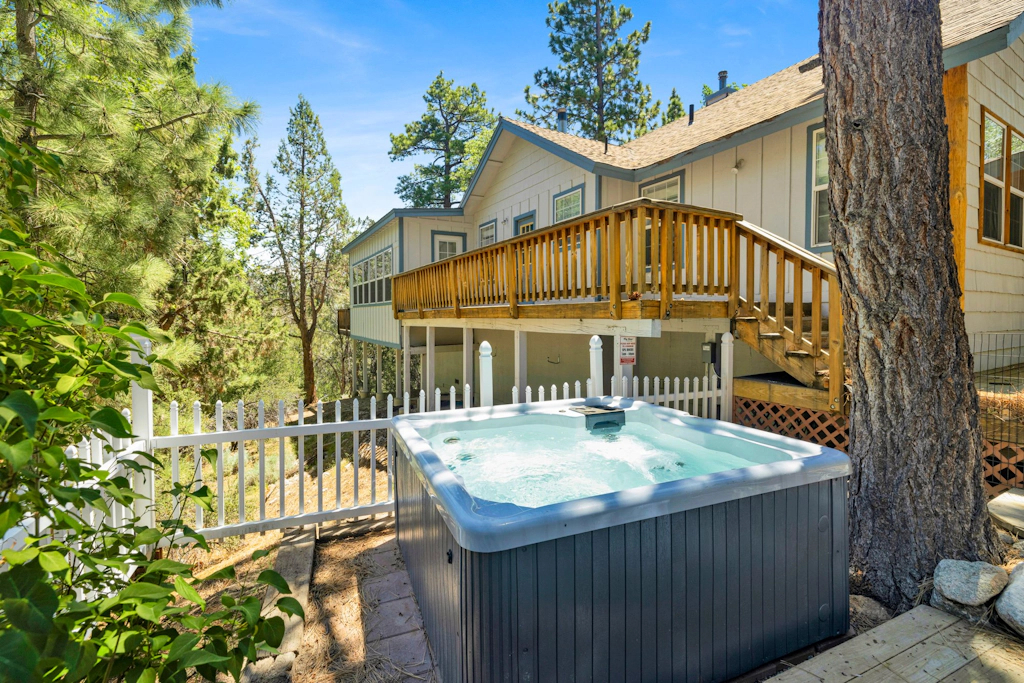 2524-Castlewood Retreat