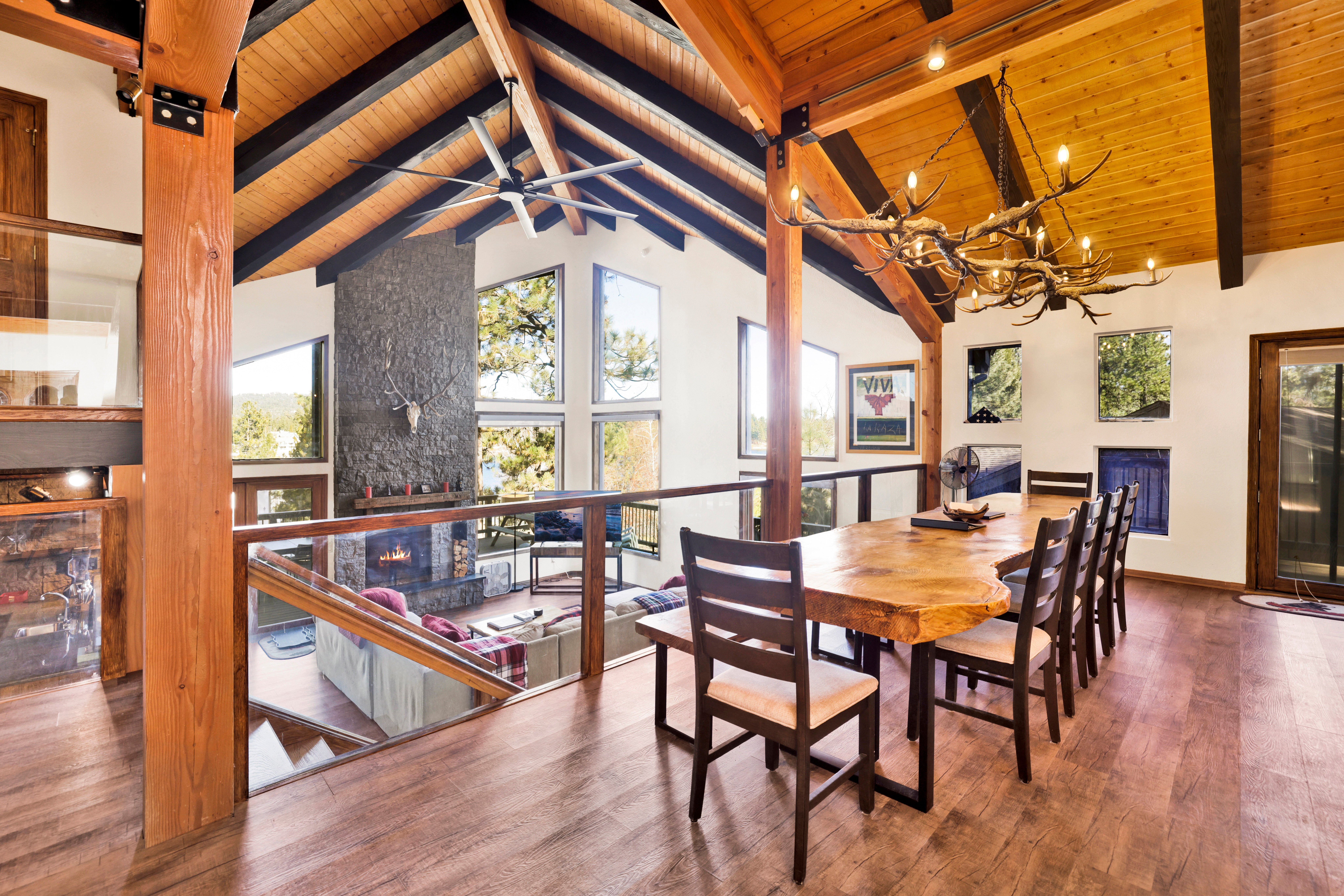 The Birdhouse Big Bear Lake | Pool Table | Foosball | Hot Tub