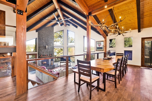 The Birdhouse Big Bear Lake | Pool Table | Foosball | Hot Tub