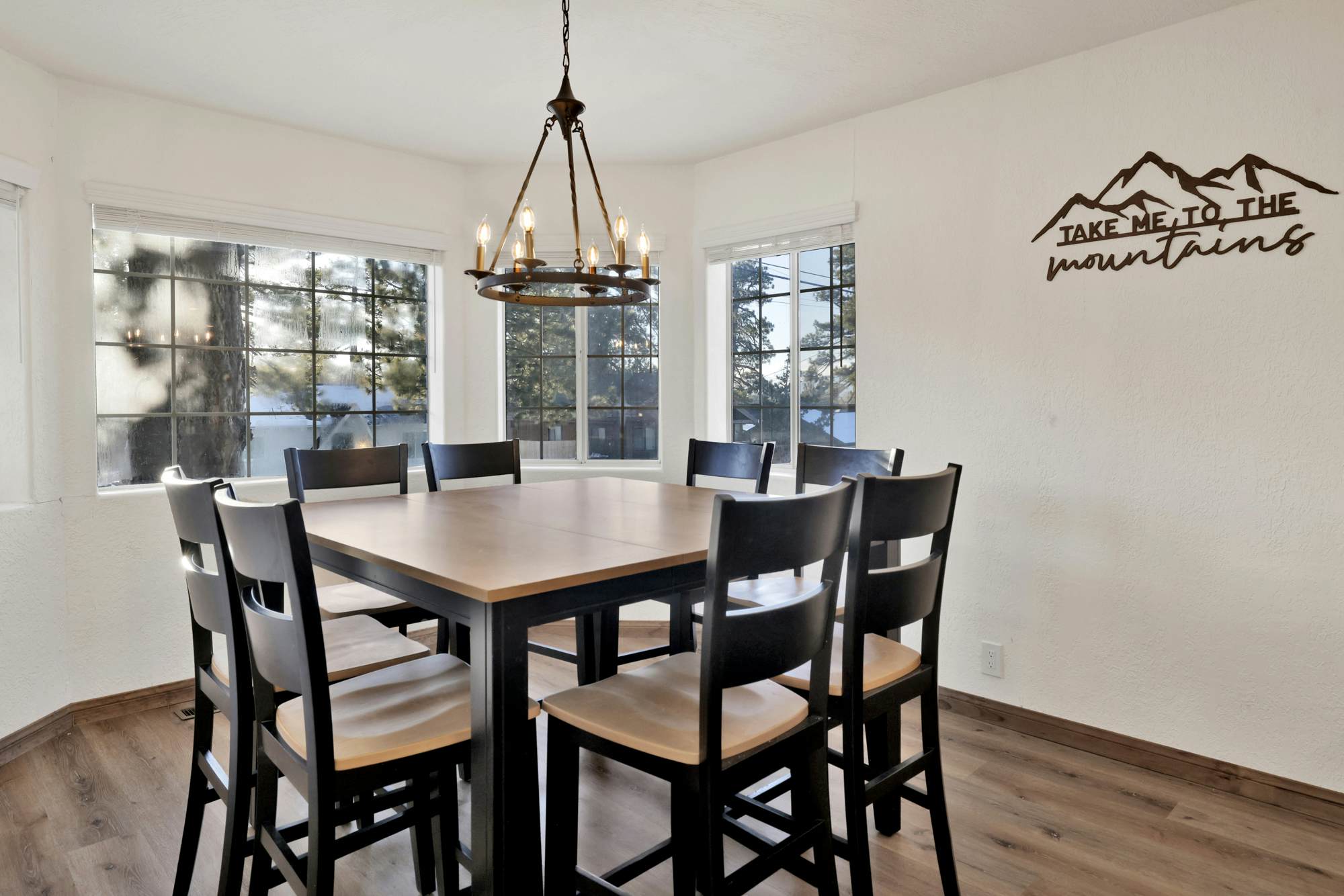 2530-Moonridge Heaven