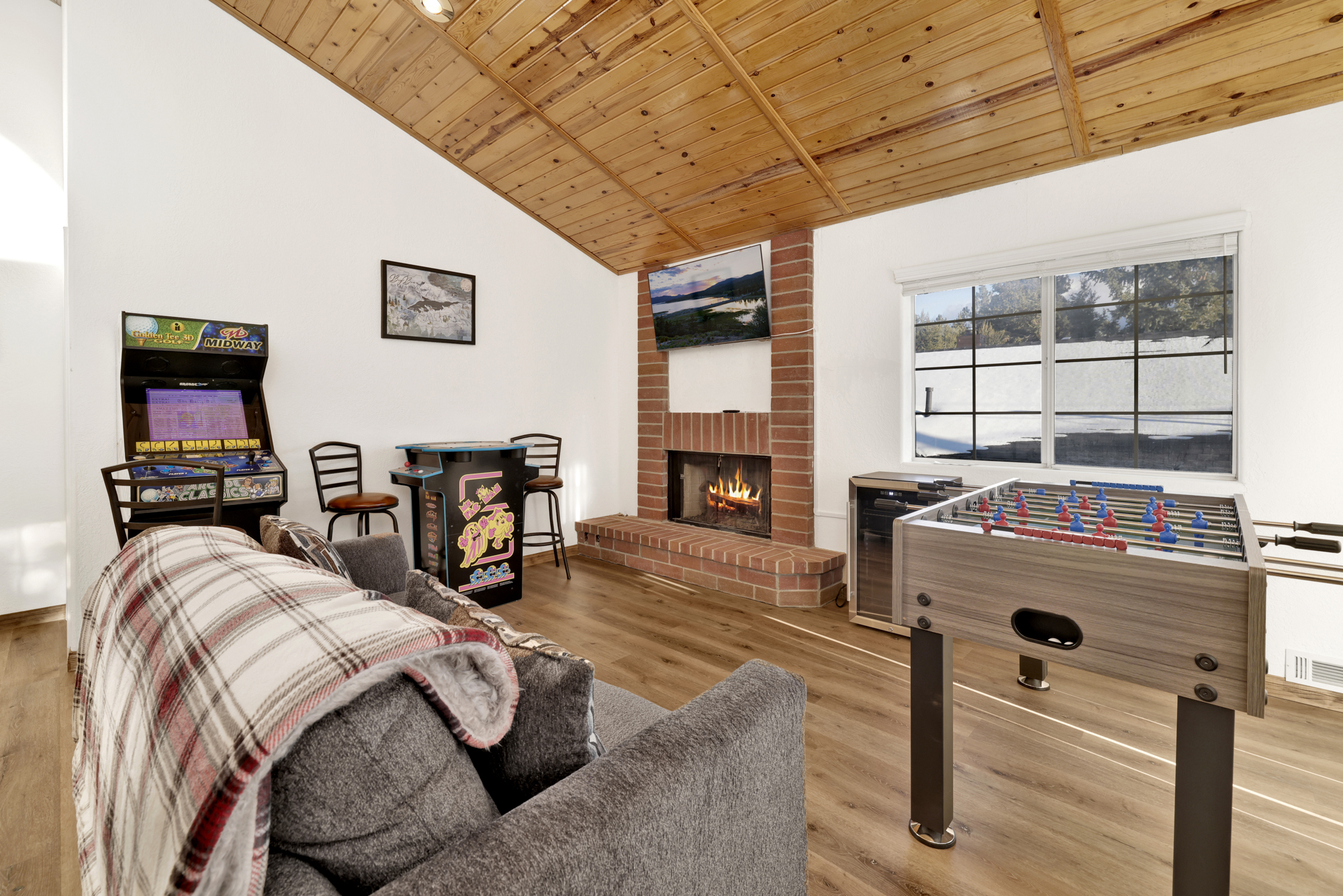 Moonridge Heaven - Fun Packed Central Family Retreat w/ Hot Tub + Games