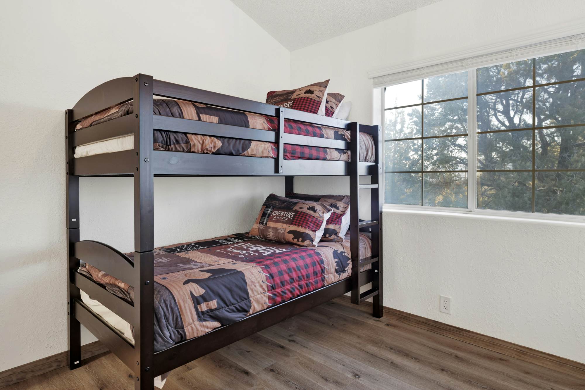 2530-Moonridge Heaven