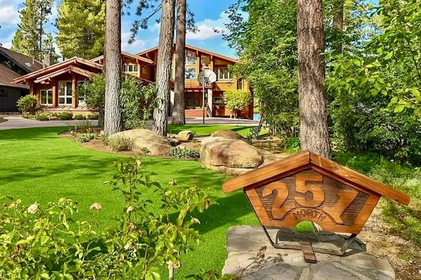 Bear Lake Lodge Lakefront | Incredible Lake House Chalet