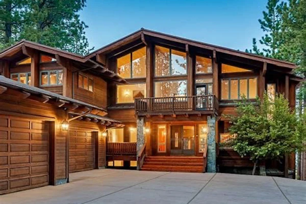 Bear Lake Lodge Lakefront | Incredible Lake House Chalet