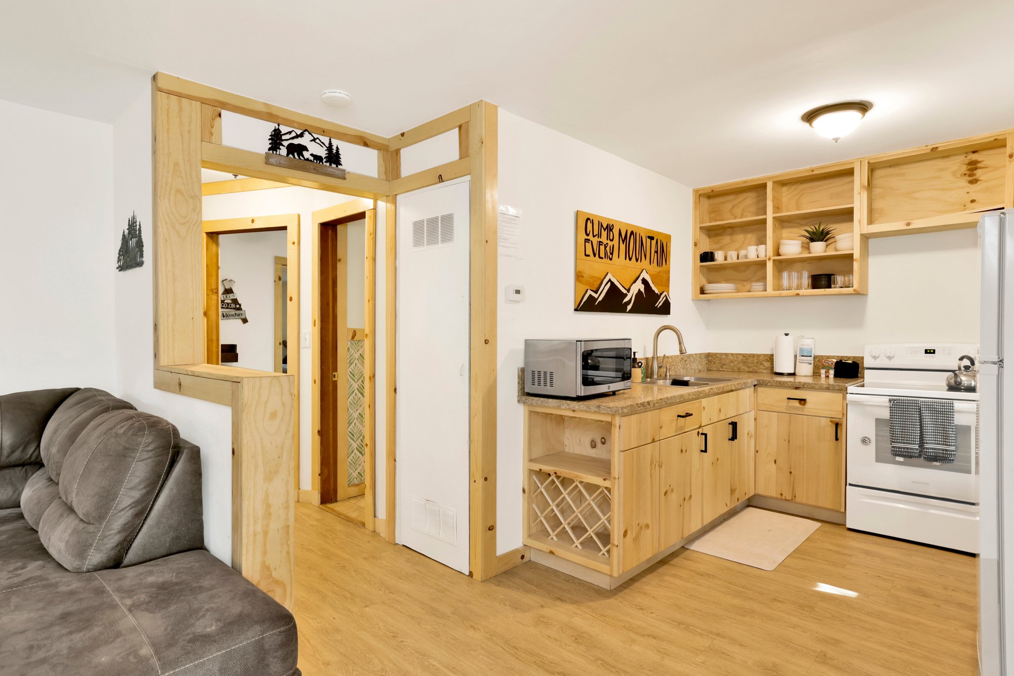 Sugar Bear Chalet - Renovated Family Retreat at Big Bear