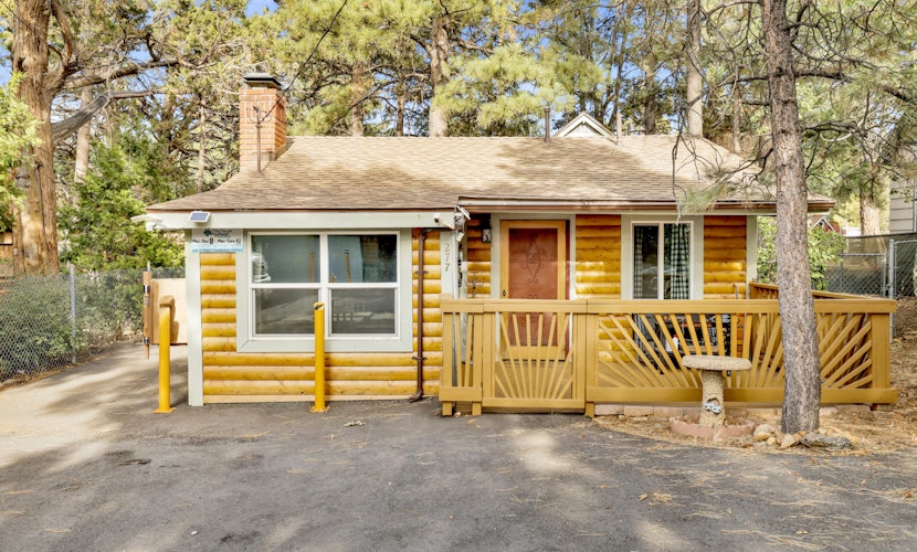 Sugar Bear Chalet - Renovated Family Retreat at Big Bear