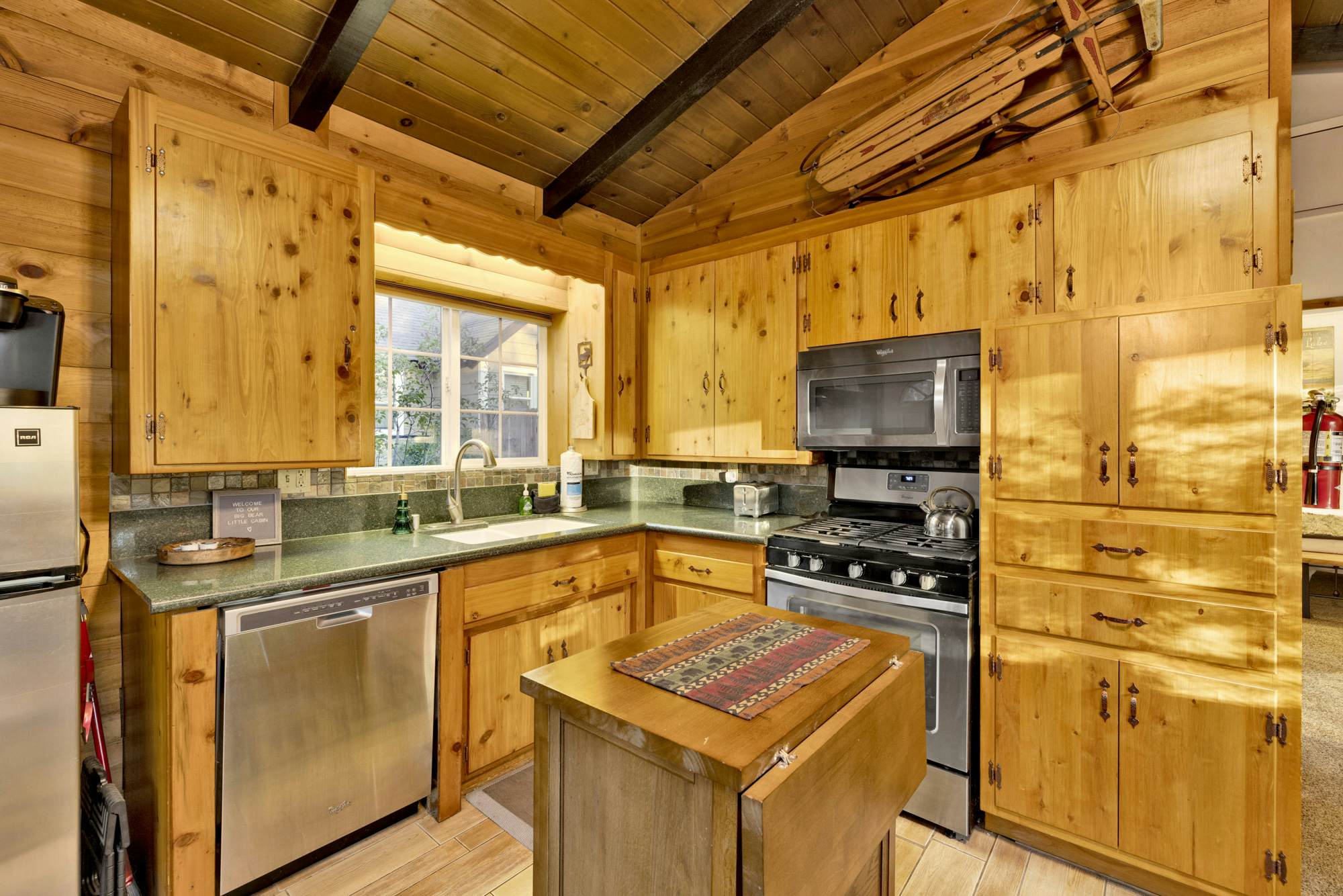 2560-Orchard Family Cabin