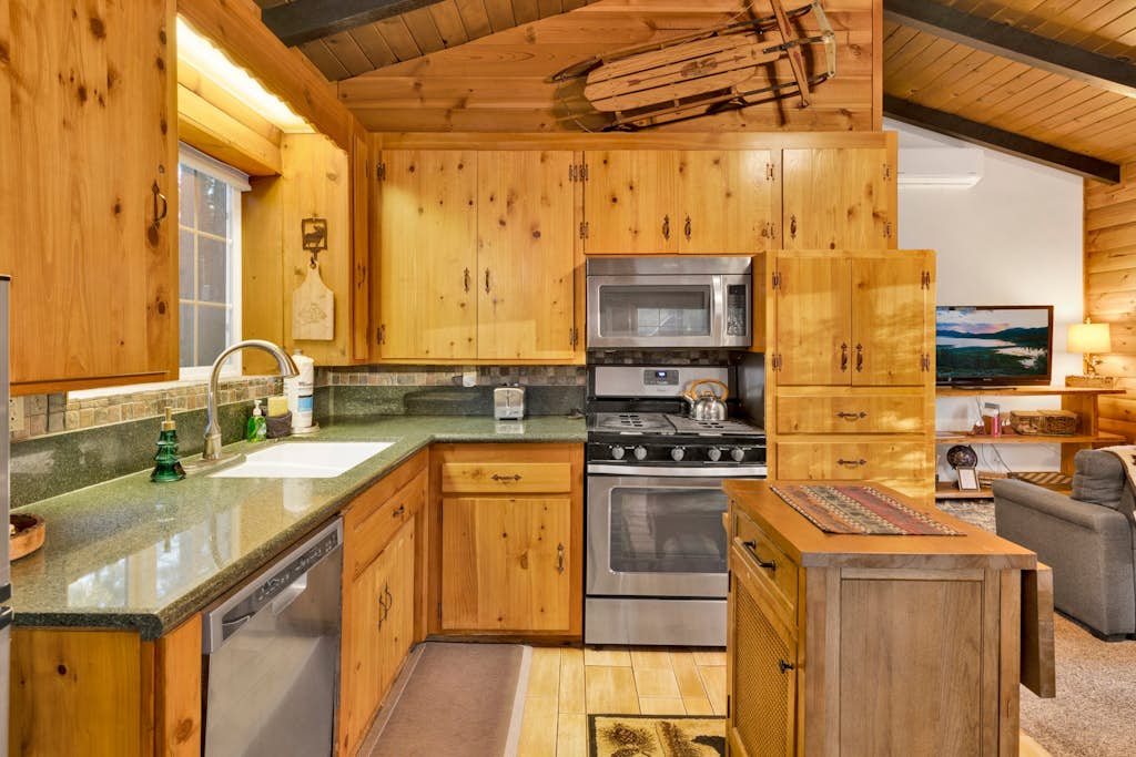 Orchard Family Cabin | Near Historic Big Bear Village | Walk to Marina
