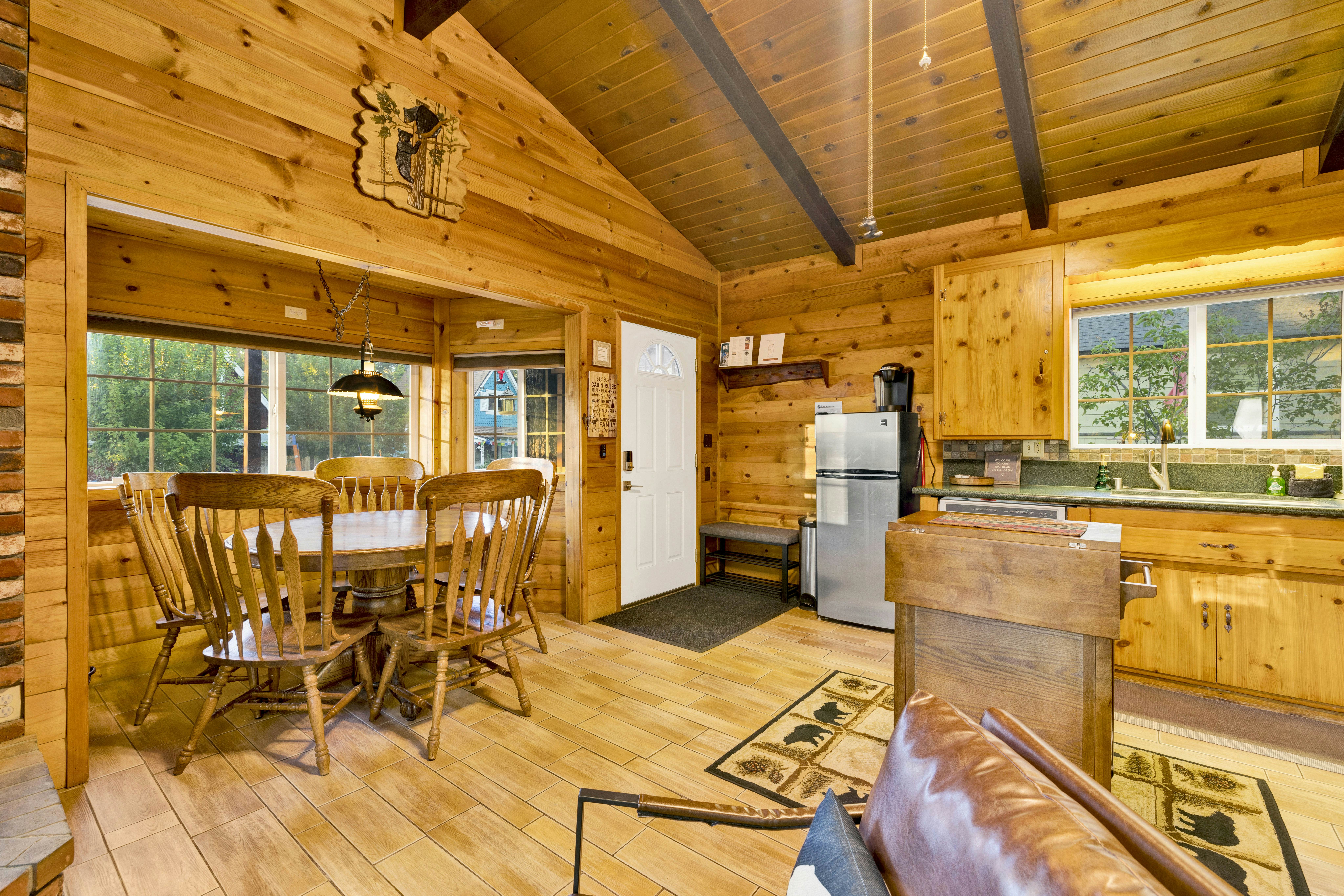 2560-Orchard Family Cabin