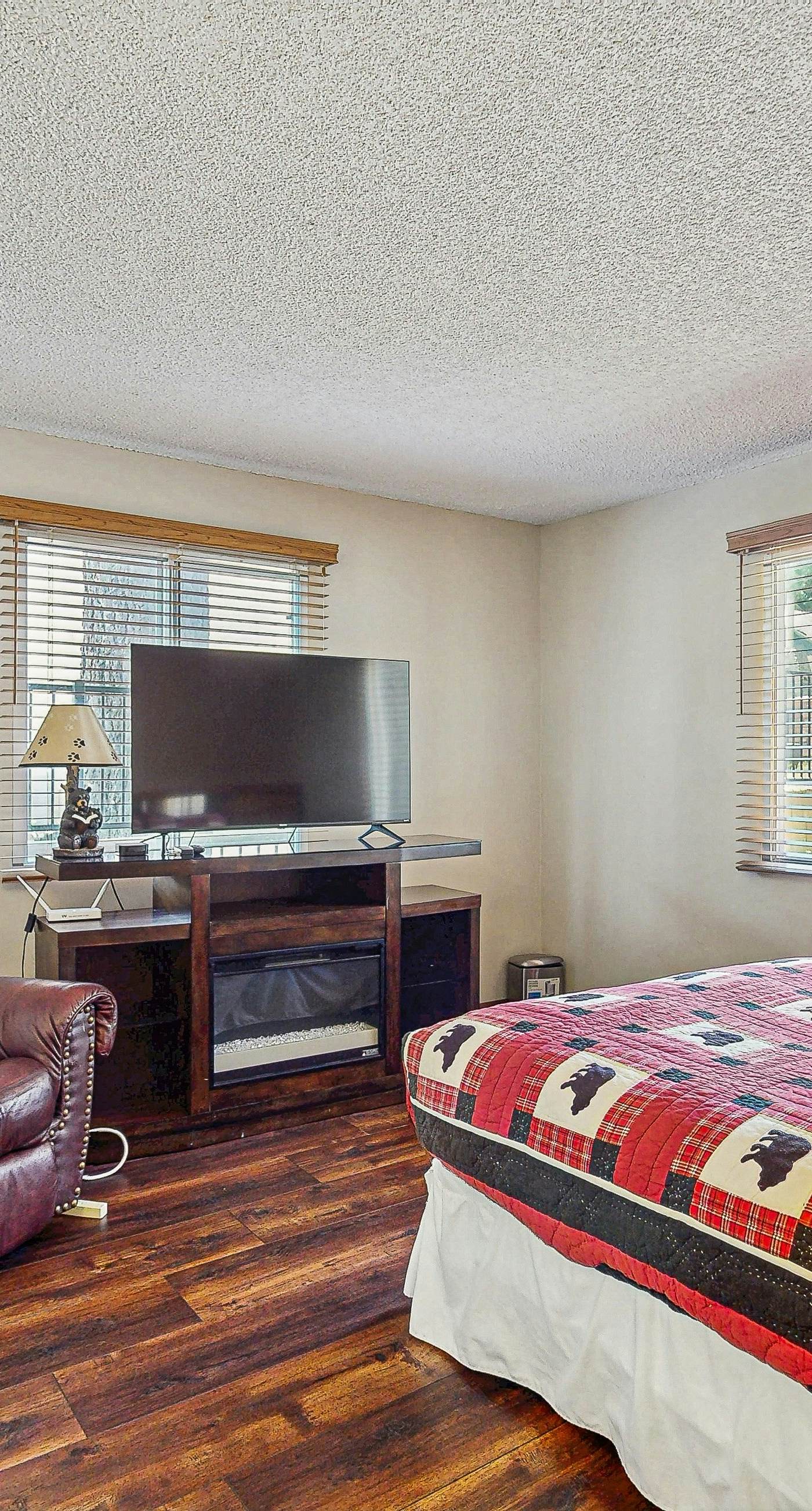 542-Meadow-Front Metcalf Bay Gem