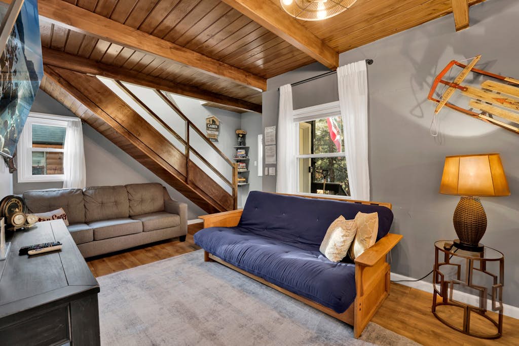 The Summit at Sherwood ~ Dog-friendly cabin with fenced yard, patio, grill, & furnished deck