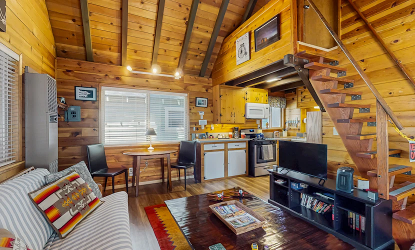 Bristlecone Cottage ~ Ideally Located Cabin Near Skiing & Hiking w/ Wood Stove & Full Kitchen