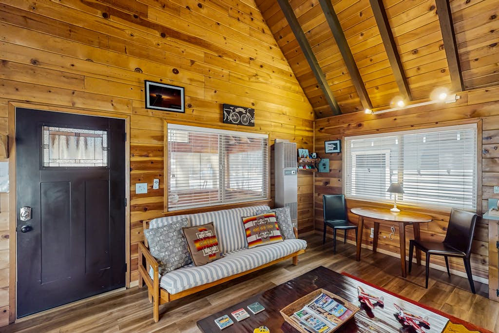 Bristlecone Cottage ~ Ideally Located Cabin Near Skiing & Hiking w/ Wood Stove & Full Kitchen