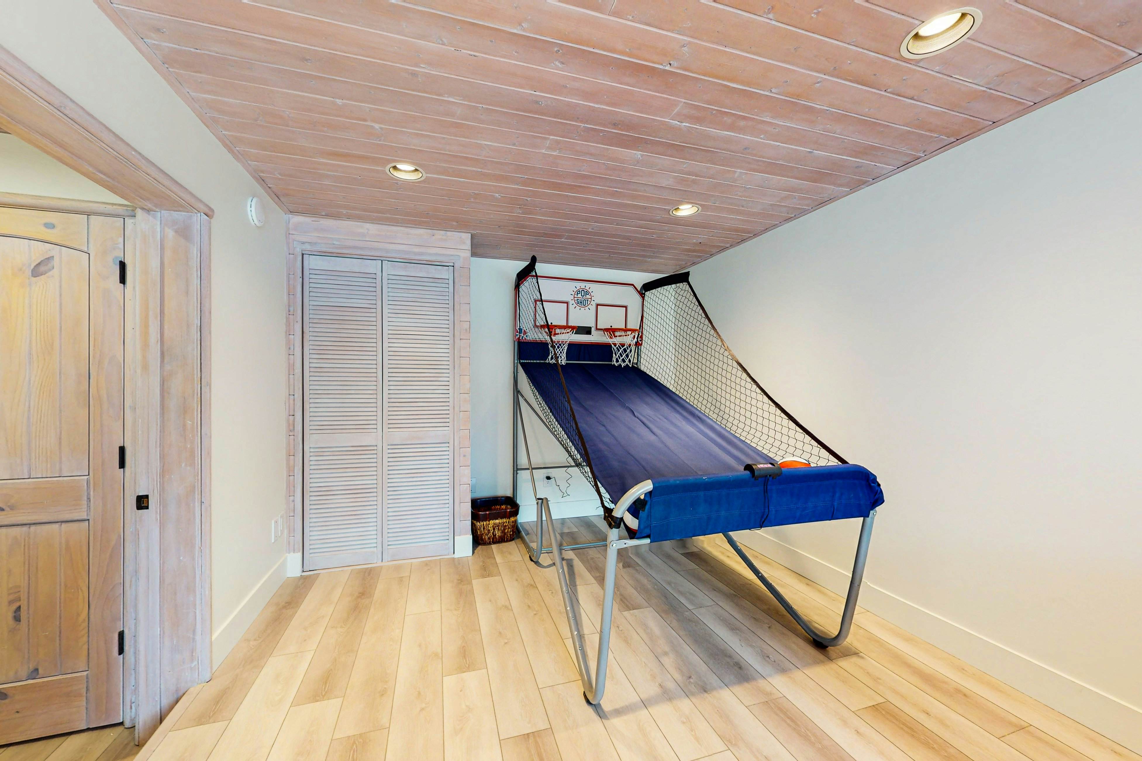 674-Big Bear White Skies