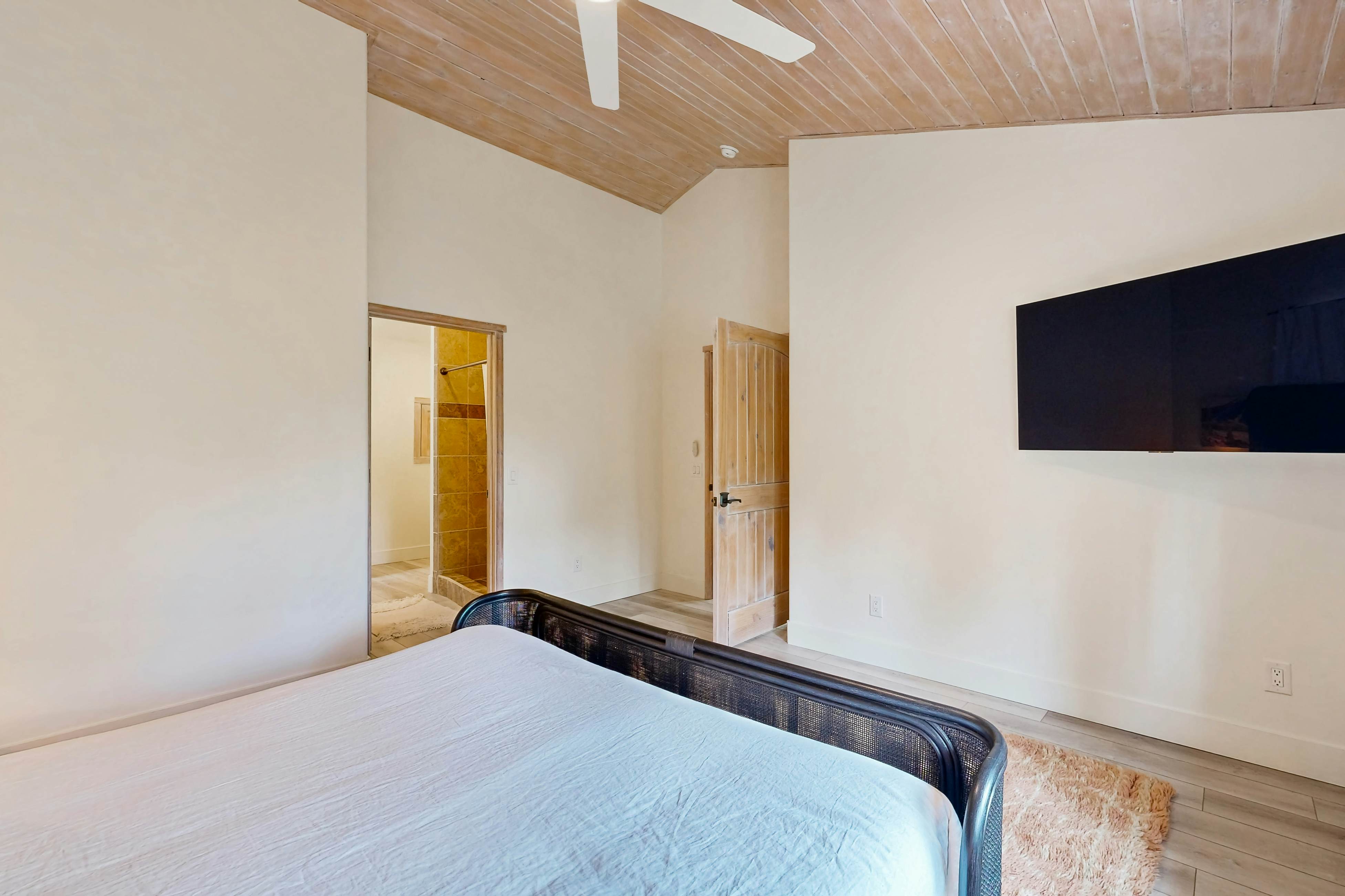 674-Big Bear White Skies