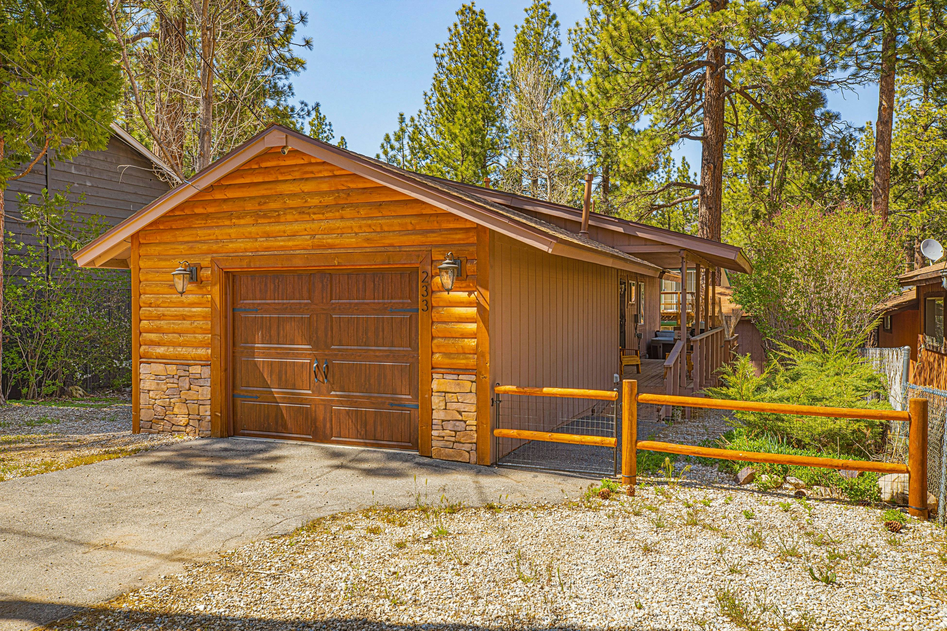 357-Country Club Cabin