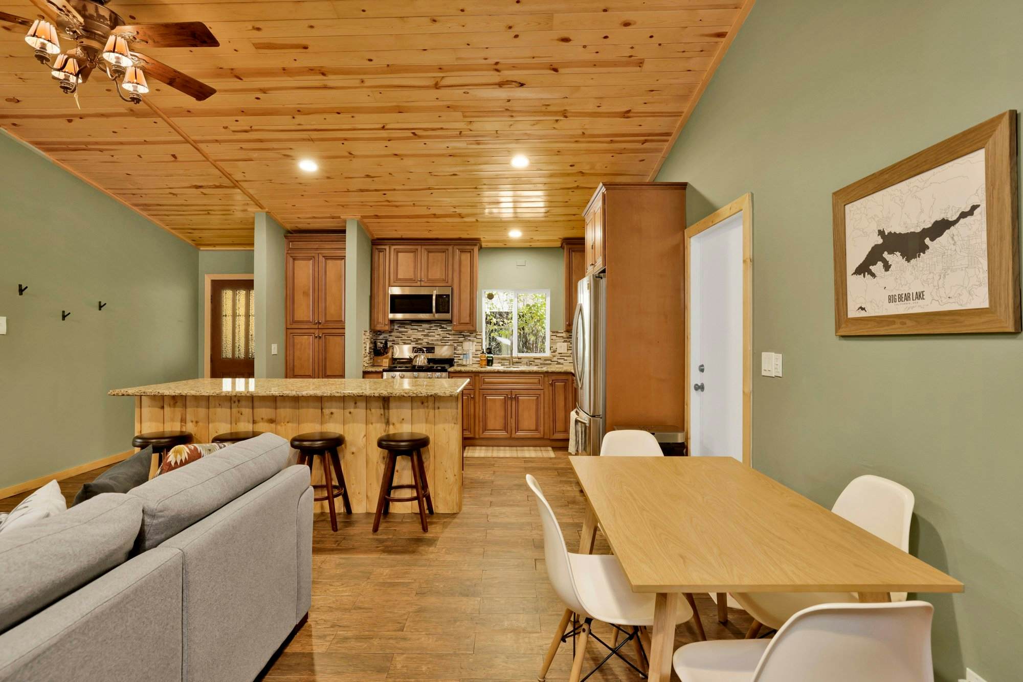 357-Country Club Cabin