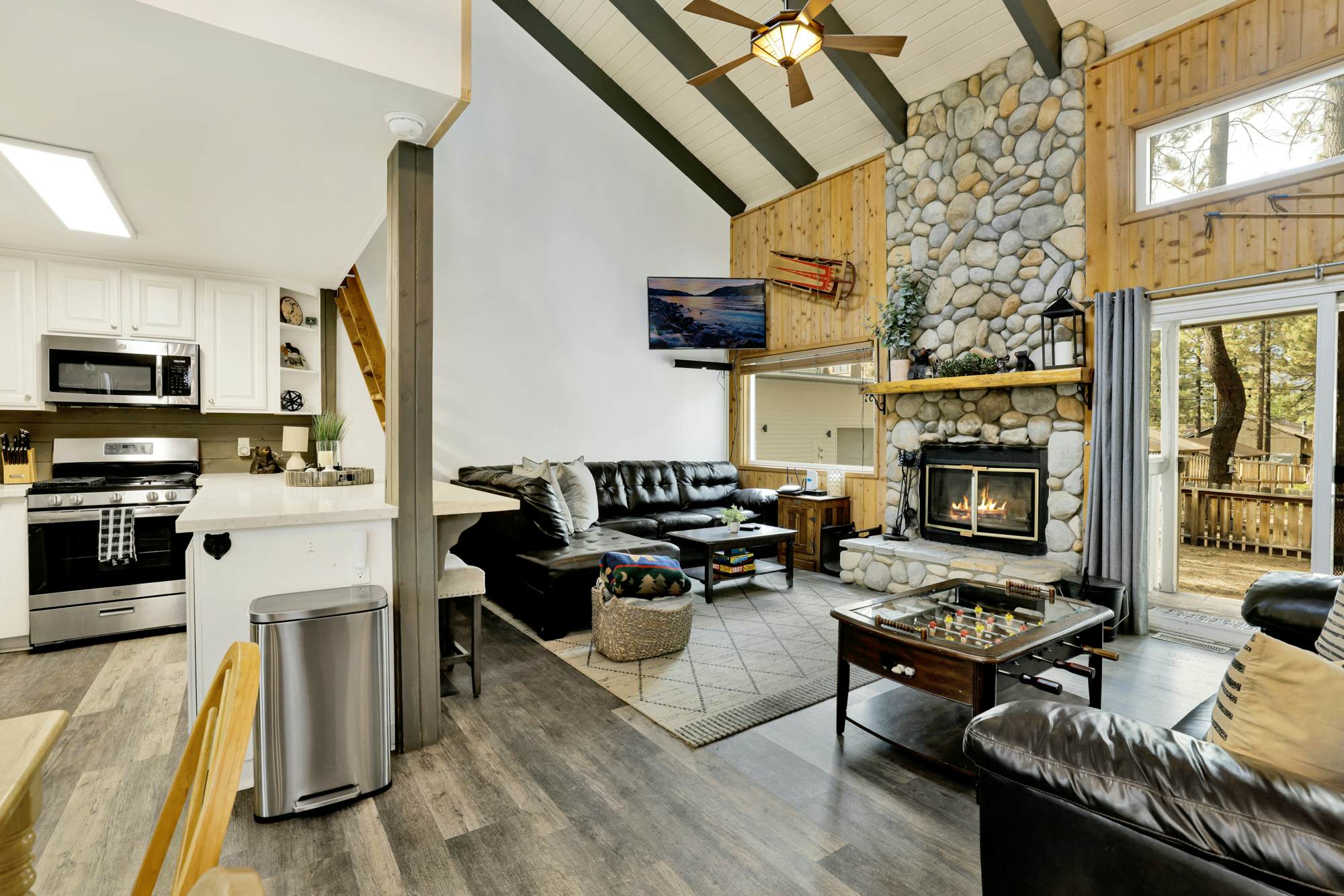 587-Moose-in' Around