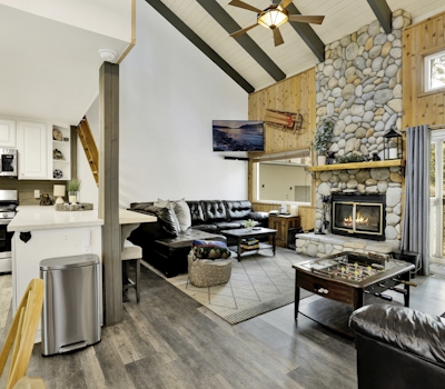 587-Moose-in' Around