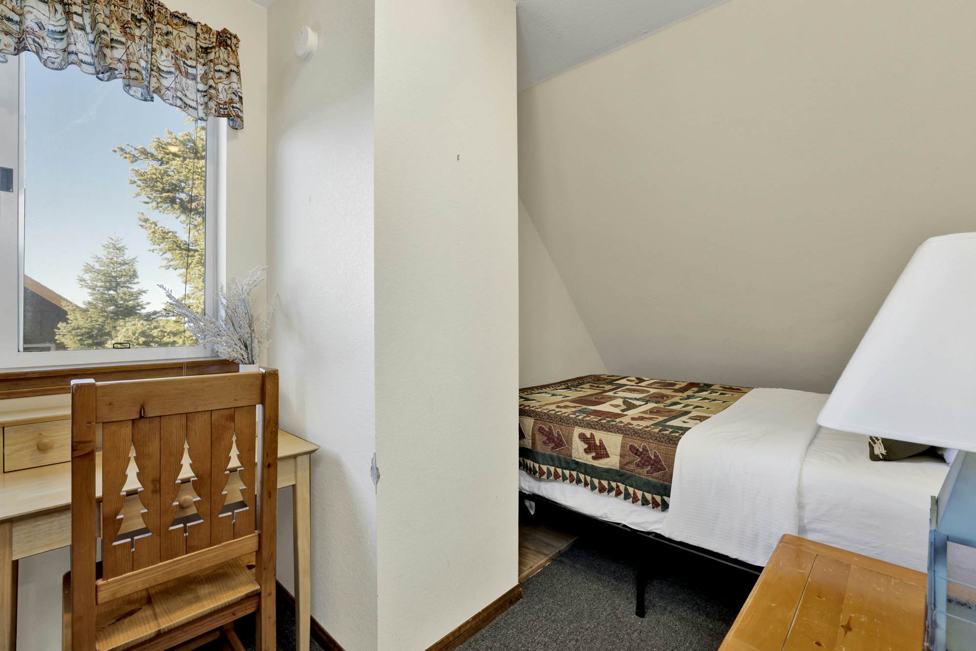 570-Moonridge Alameda