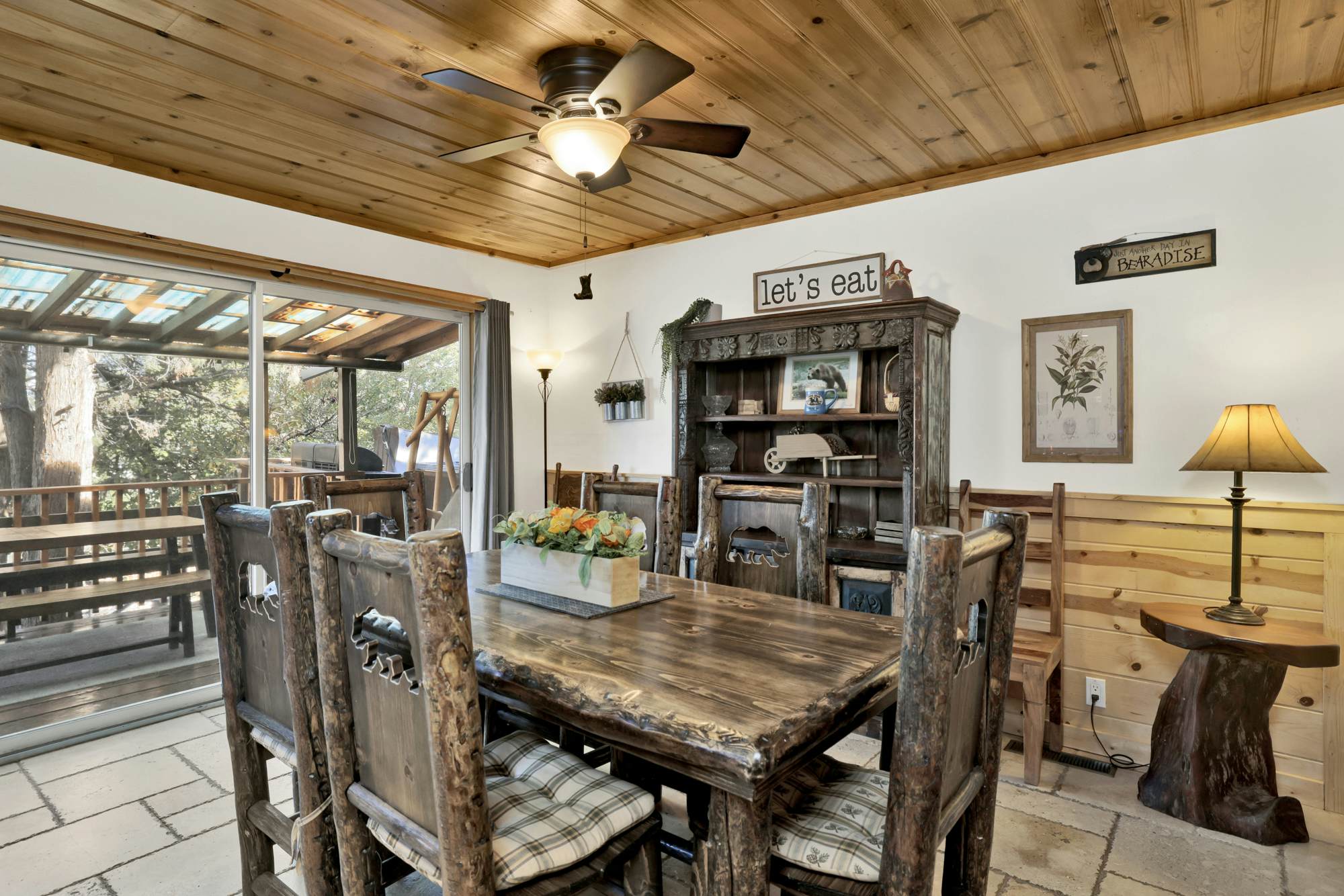 610-Entertainment Cabin