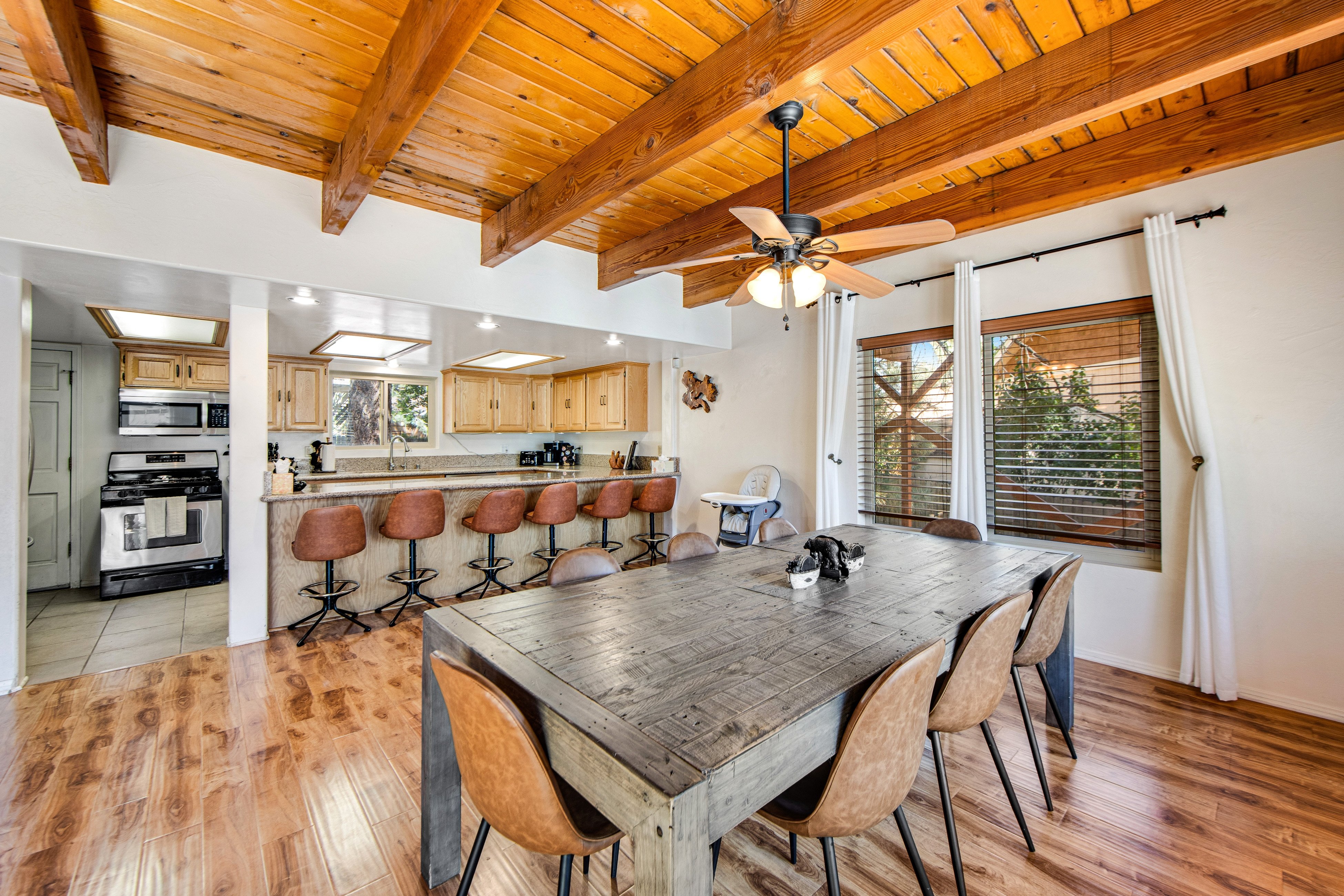 Mt Doble Dream Home ~ Spacious home with fenced yard, hot tub, firepit, grill, game room