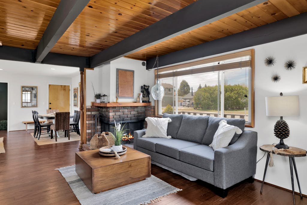 Big Bear Bungalow ~ Cozy Mountain home with fenced yard, grill, fireplace, & washer/dryer