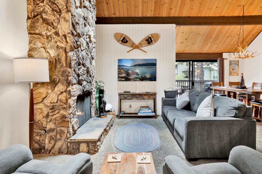 Switzerland Summit Condo- Cozy Base Camp Resort Chalet- Walk to Ski Lifts + Hiking