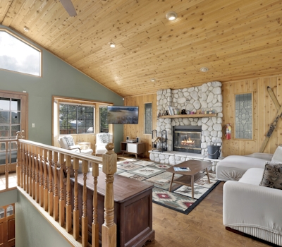 2570-Moonridge Treehouse