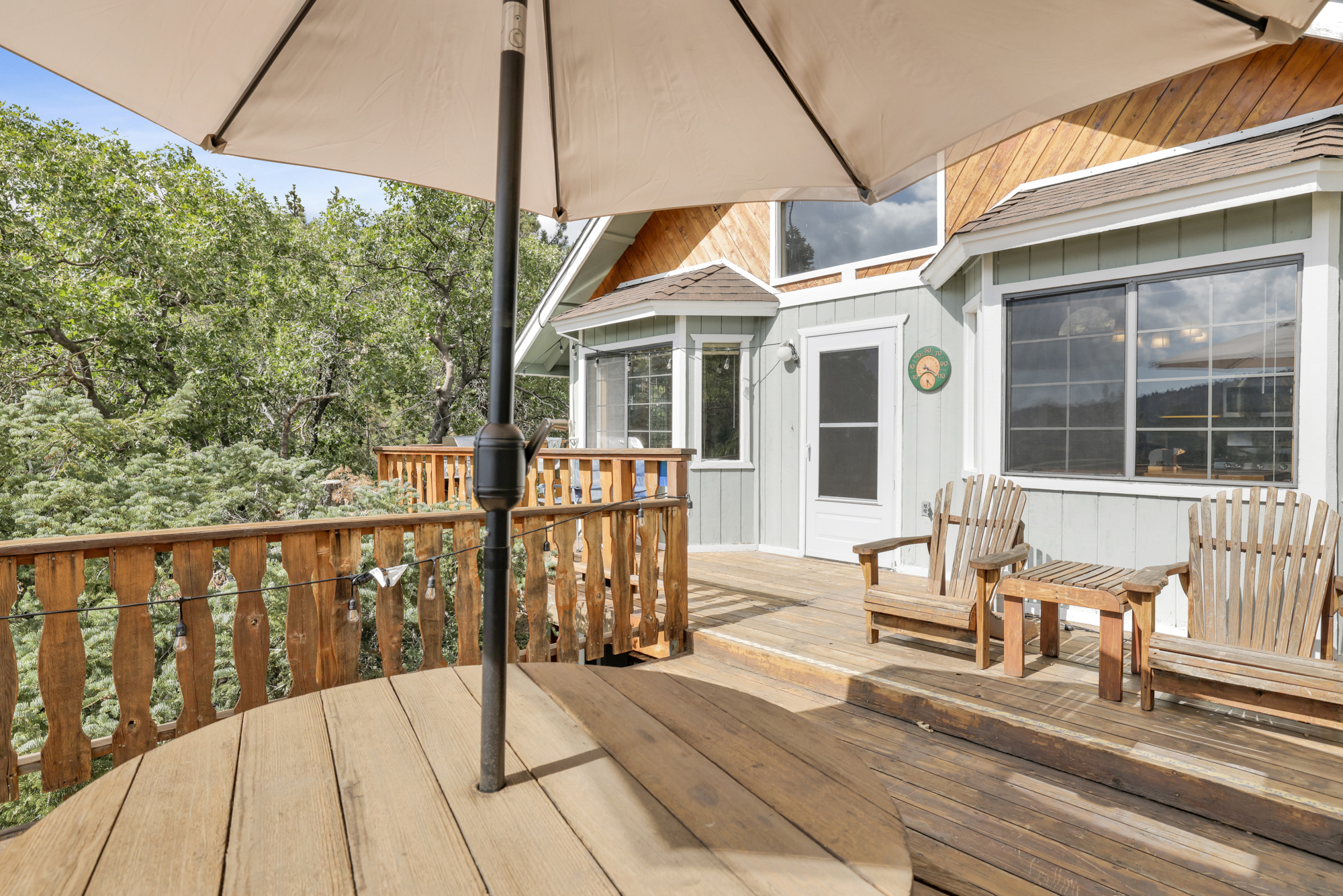 Moonridge Treehouse - Relaxing Lofty Big Bear Hillside Retreat- Great Deck Views- Central