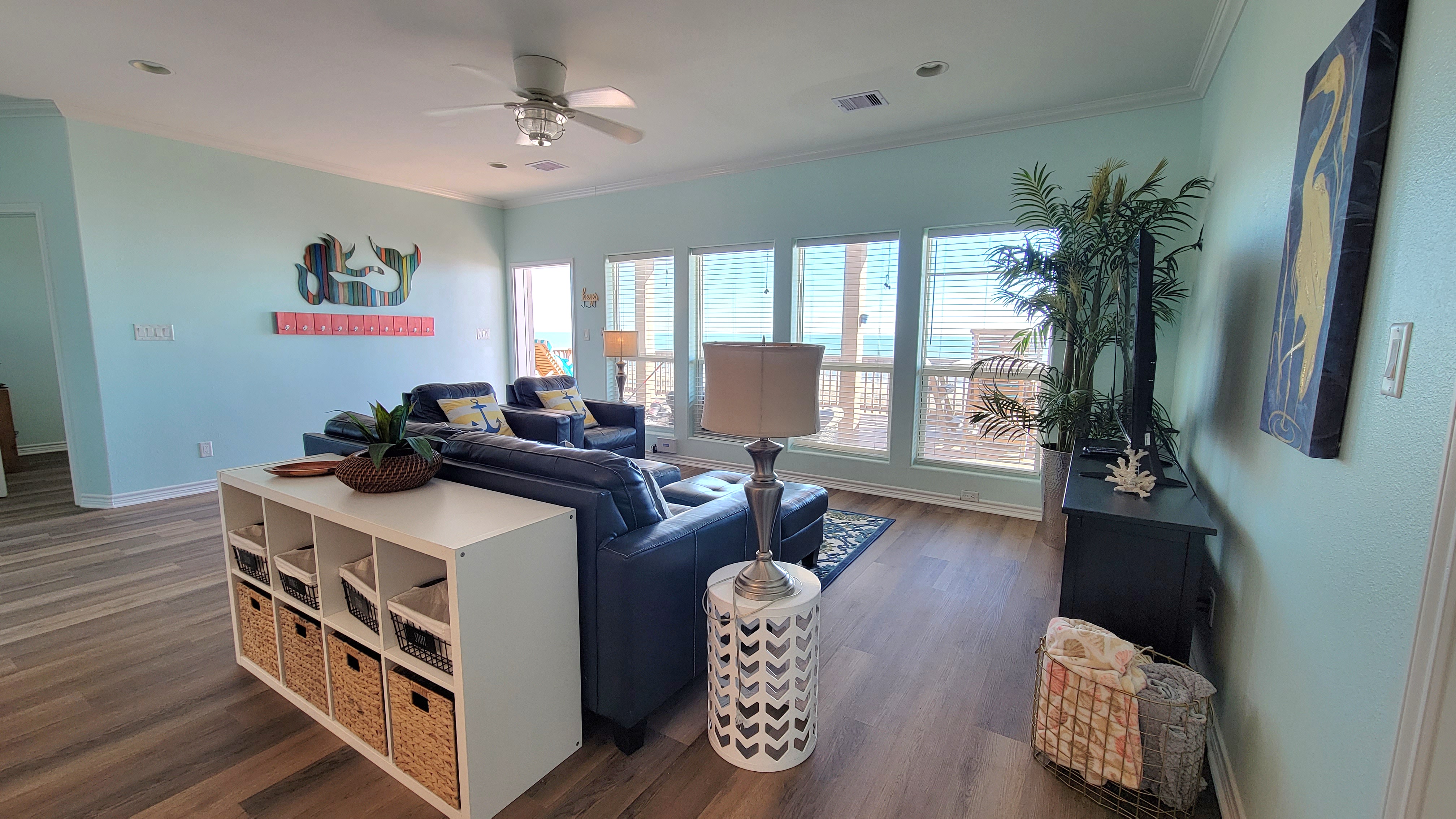 Beachfront | Ocean Views, Deck & Gaming Console
