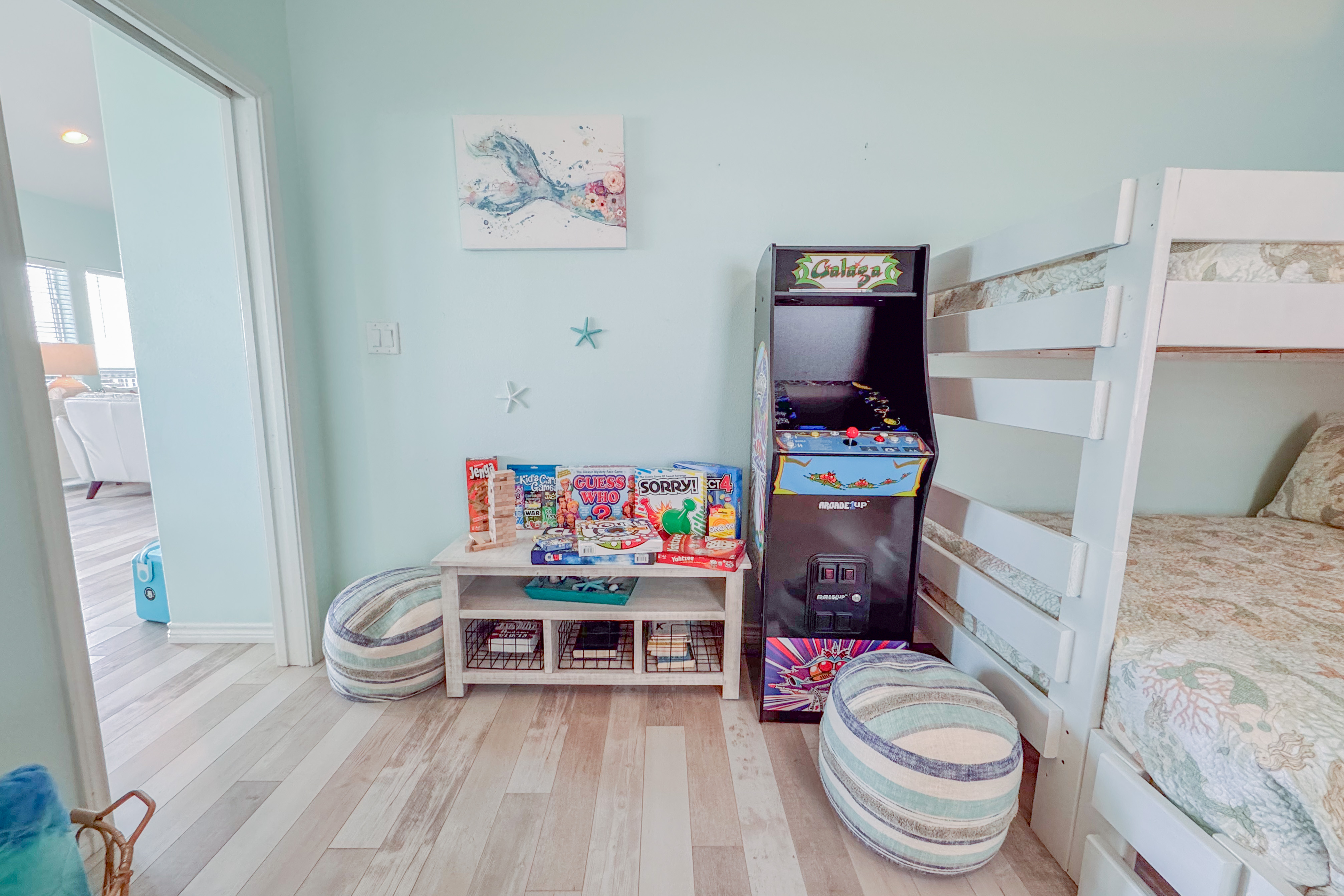 Splash Spacious 3BD 3bath Beachfront! Steps to Beach!