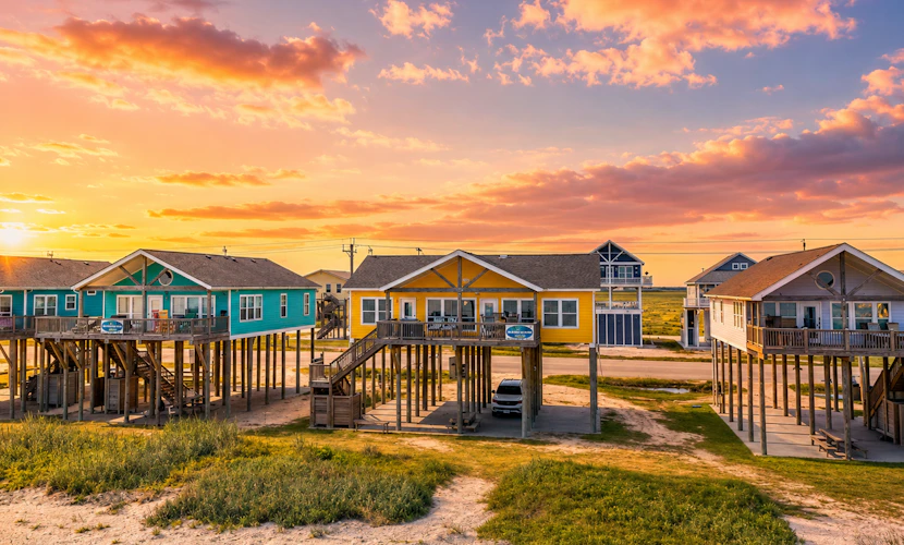 Splash Spacious 3BD 3bath Beachfront! Steps to Beach!