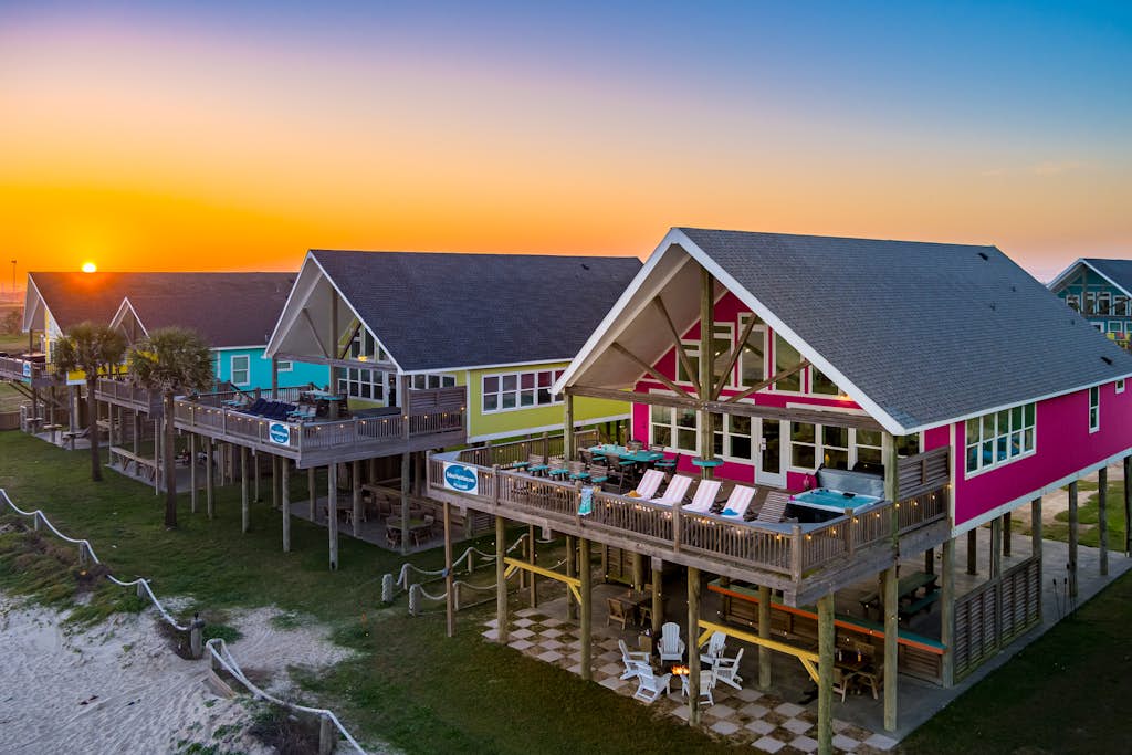 Beachfront | Ocean Views, Loft, Game Room & Bar