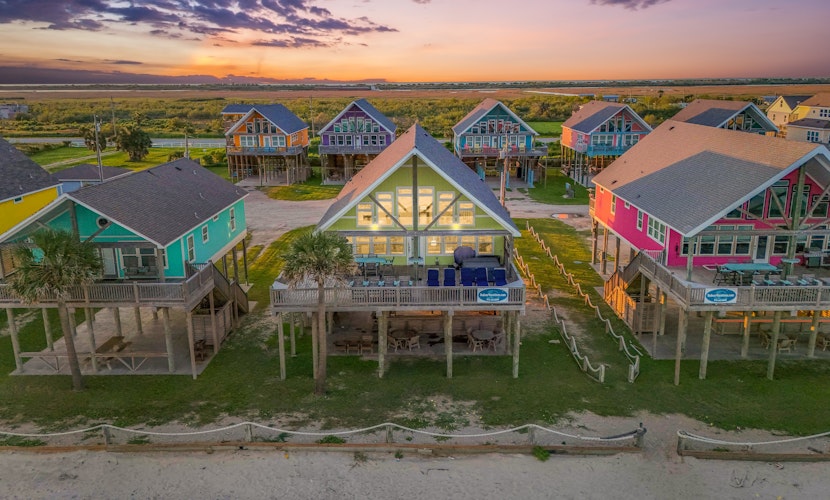 Beachfront | Hot Tub, Game Room, Mini Golf & More