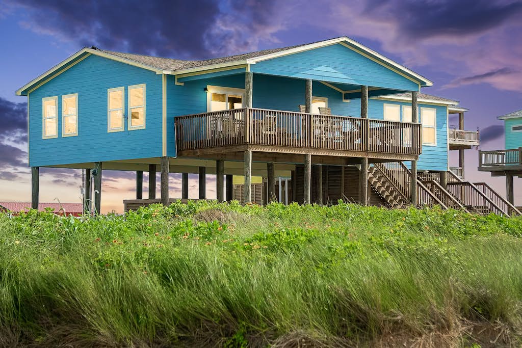 Beachfront  | Expansive Deck, Grill & Ocean Views