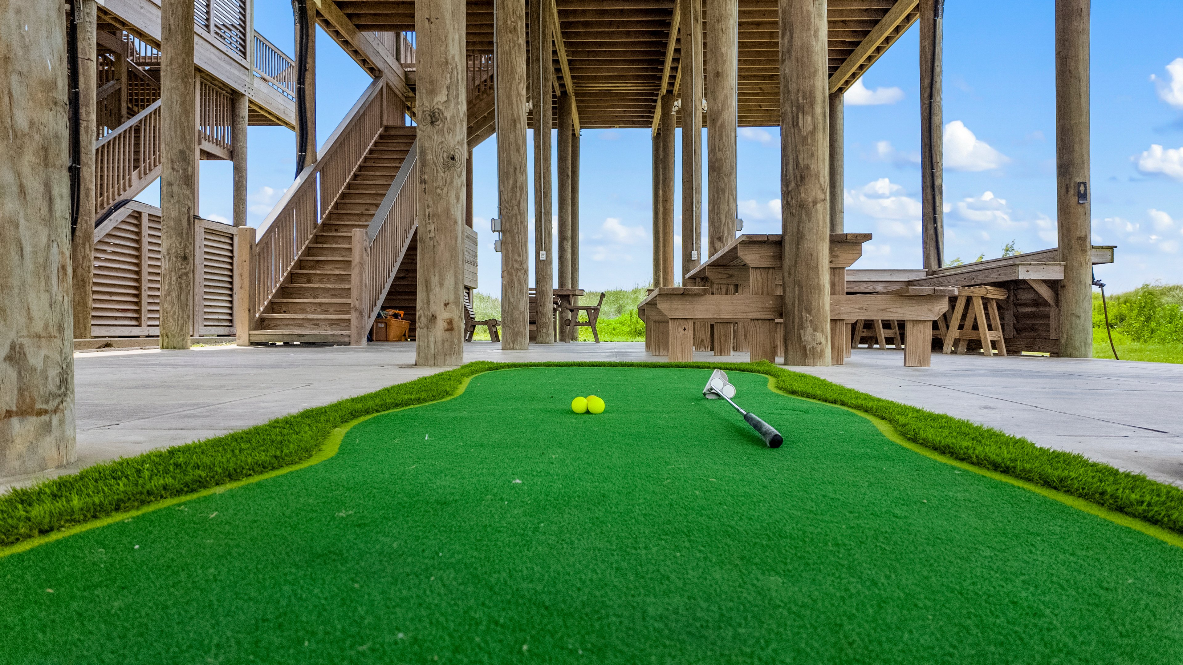 Beachfront | Ocean Views, Loft & Bar