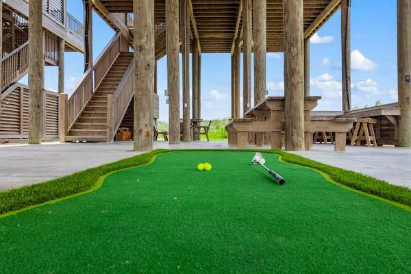 Beachfront | Ocean Views, Loft & Bar