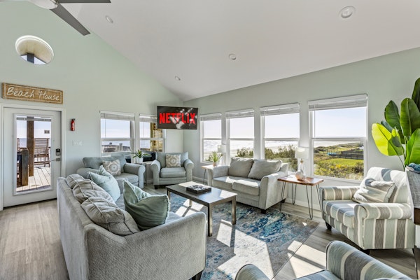 Beachfront Retreat | Hot Tub, Bar & Games | Pet-Friendly