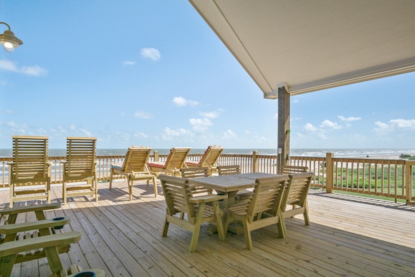 Beachfront | Ocean Views, Sunroom & Pet-Friendly