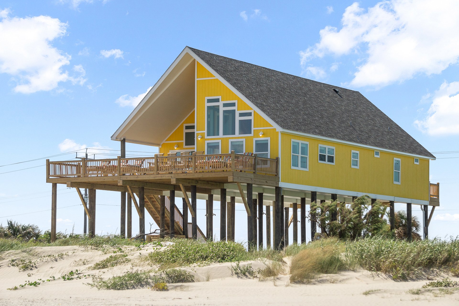 Beachfront | Ocean Views, Sunroom & Pet-Friendly