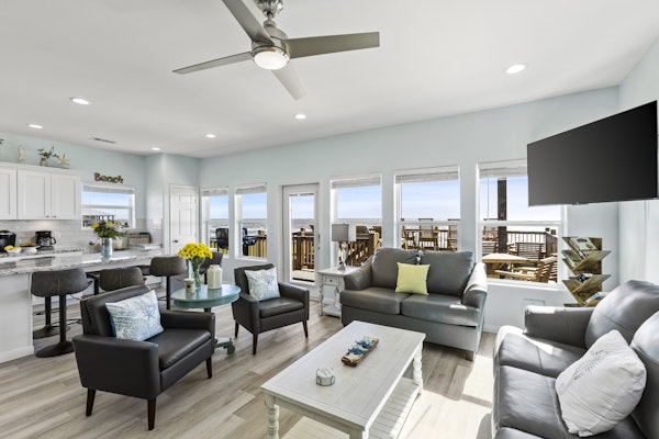 Beachfront | Spacious, Pet-Friendly & Relaxing