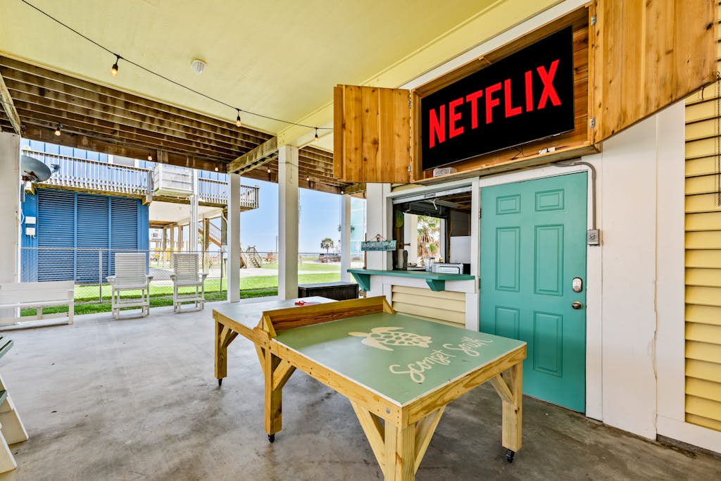 Beach Retreat | Views, Bar, BBQ, Arcade, Games, Fenced Yard, Deck, Steps to Sand