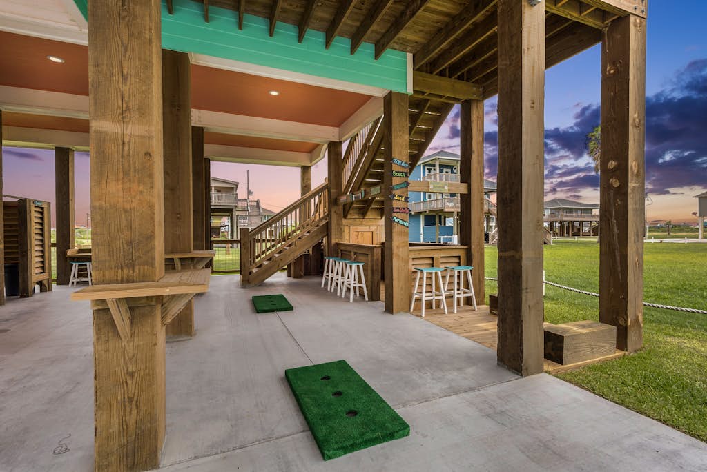 Beach Retreat | Tiki Bar, Ocean Views & Grill