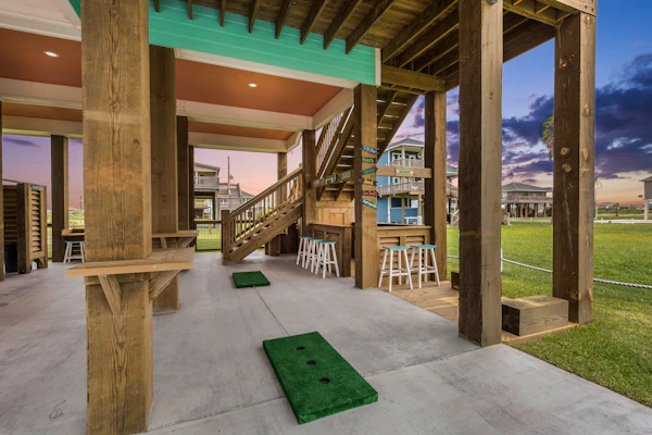 Beach Retreat | Tiki Bar, Ocean Views & Grill